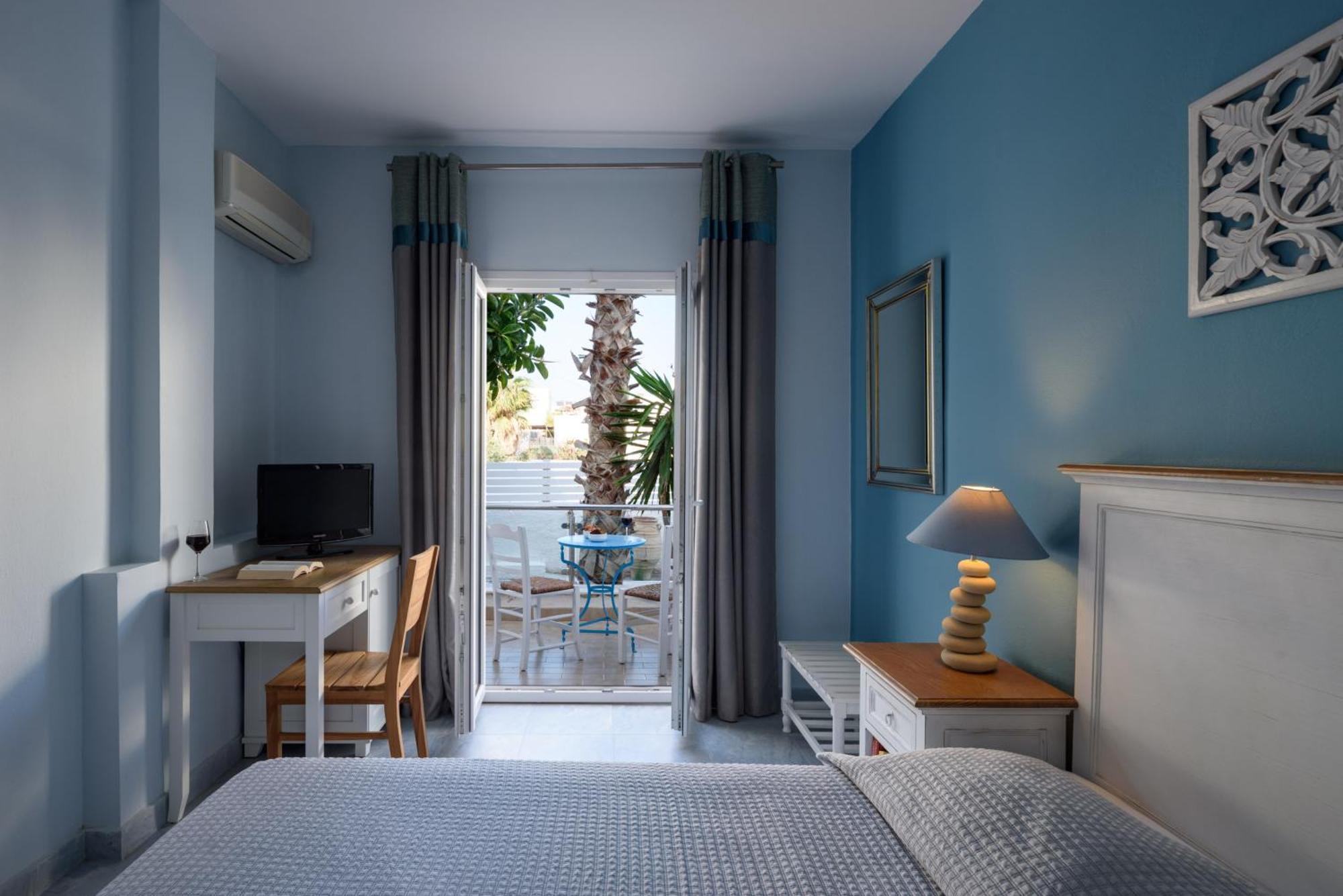 Alesahne Beach Hotel Kamári Habitación foto