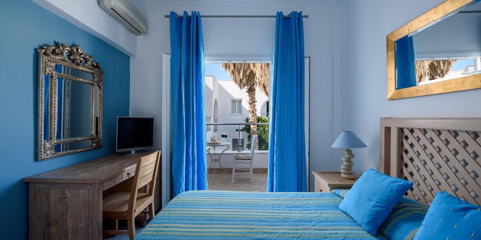 Alesahne Beach Hotel Kamári Habitación foto