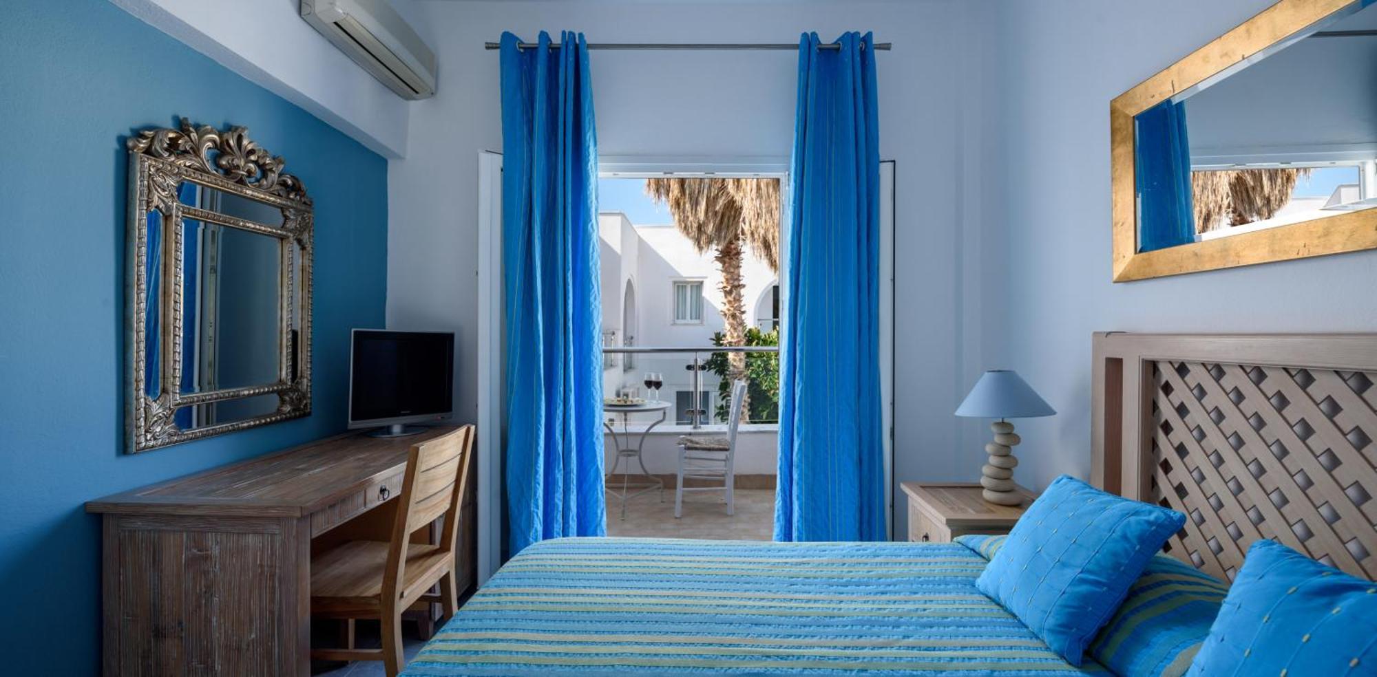 Alesahne Beach Hotel Kamári Habitación foto